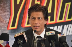 SRK & Happy Ney Year Team at Press Conference and Premier (1)