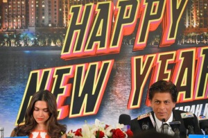 SRK & Happy Ney Year Team at Press Conference and Premier
