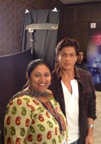 SRK in Chennai to attend Palam Silk event for HNY Promotion (1)